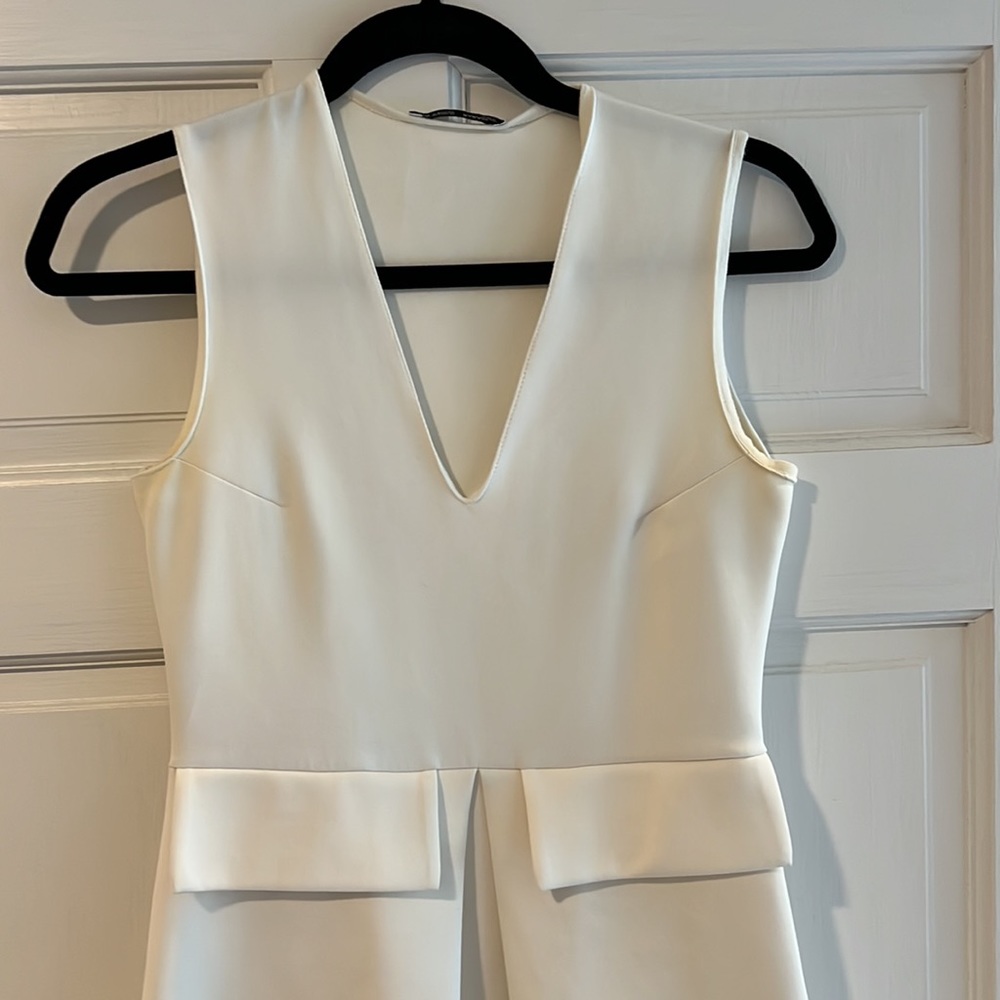 Dress. - Picture 2 of 4